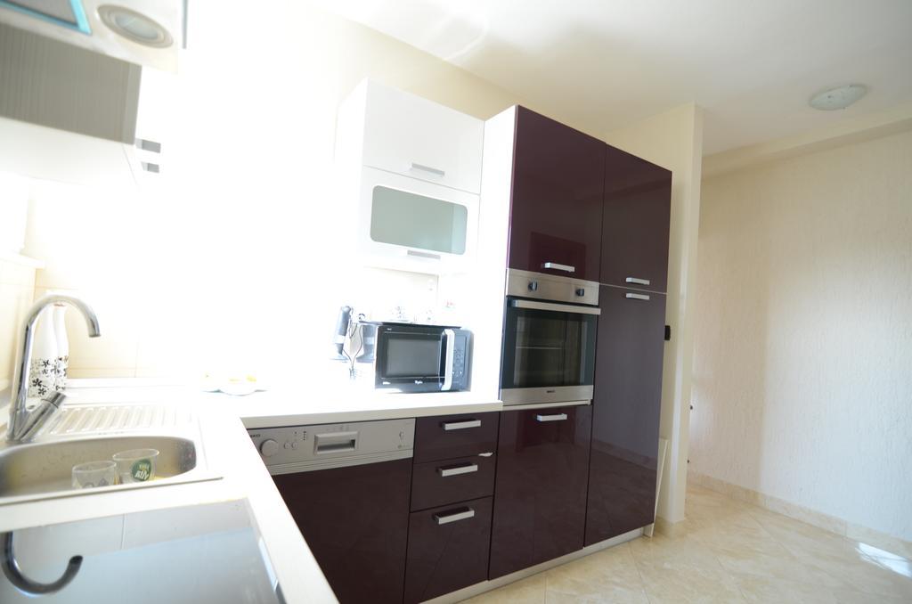 Apartment Emi Sukošan Eksteriør billede