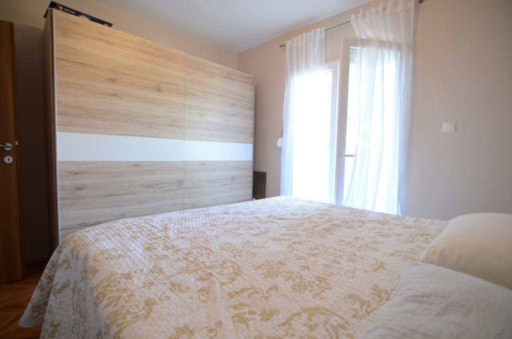 Apartment Emi Sukošan Eksteriør billede