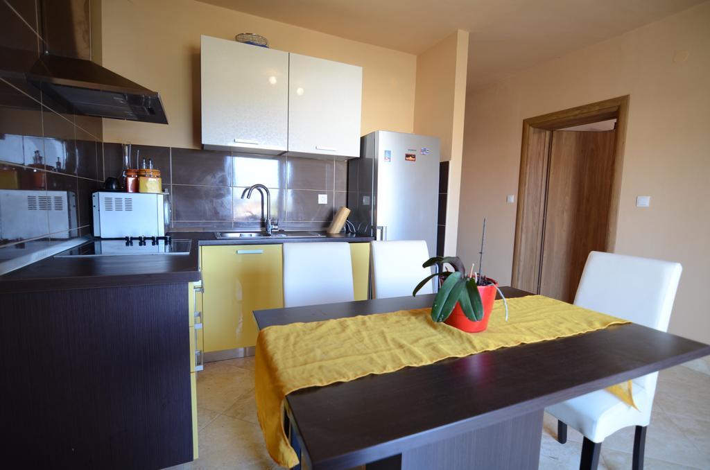 Apartment Emi Sukošan Eksteriør billede